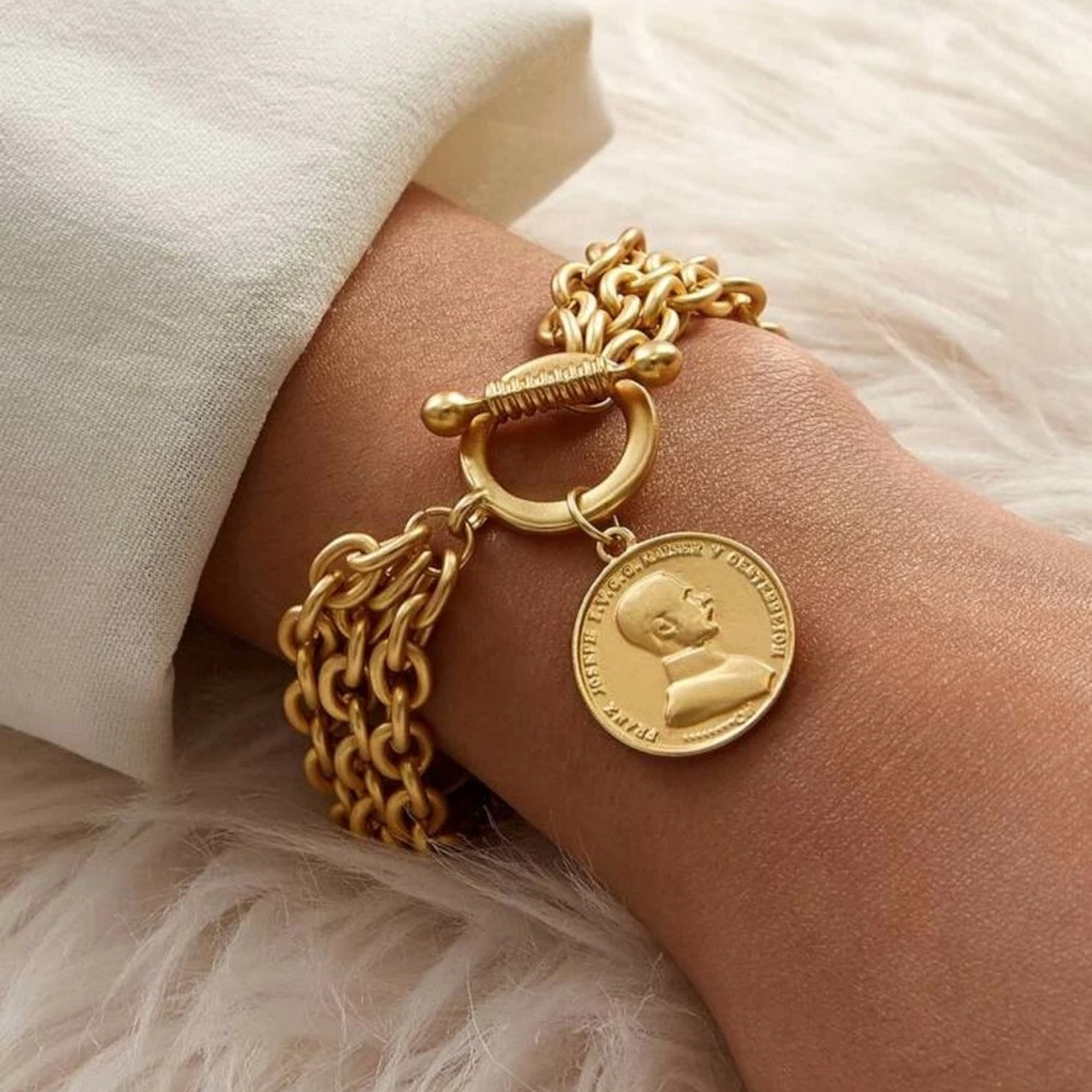 Elegant Gold Chain Bracelet with Coin Pendant
